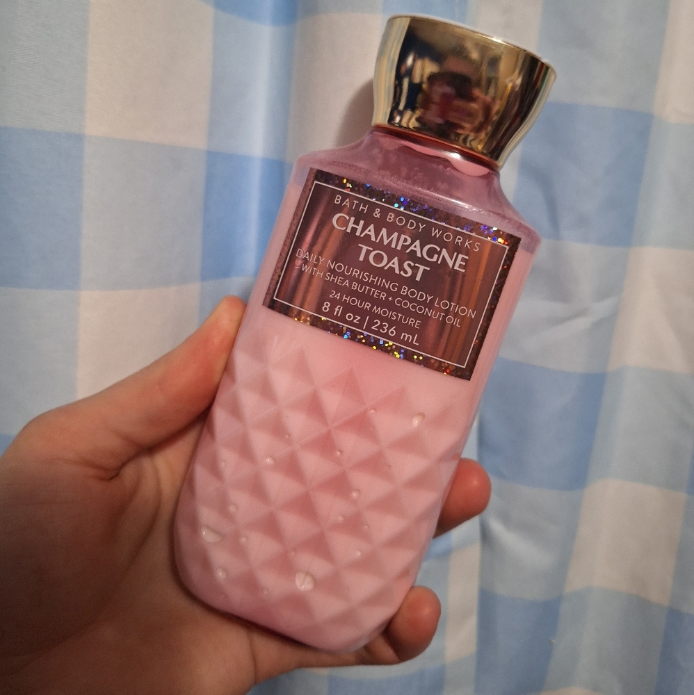 Bath & Body Works Champagne Toast Body Lotion - Pink